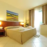 Parisi Hotel 3*
