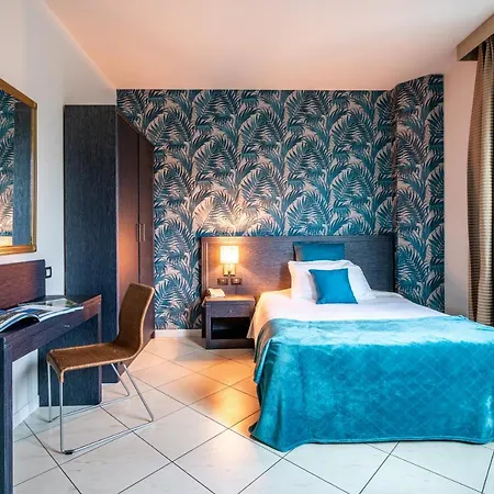 Parisi Отель Никелино