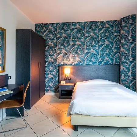 Parisi Hotell 3*