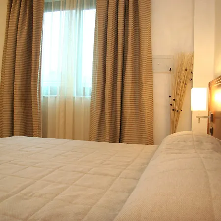 Отель Parisi 3*