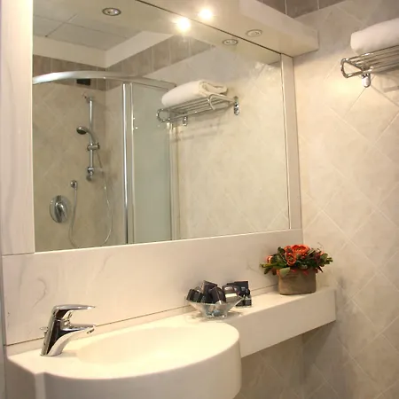 Parisi 3* Никелино