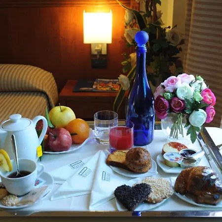 帕里西酒店 尼奇里诺